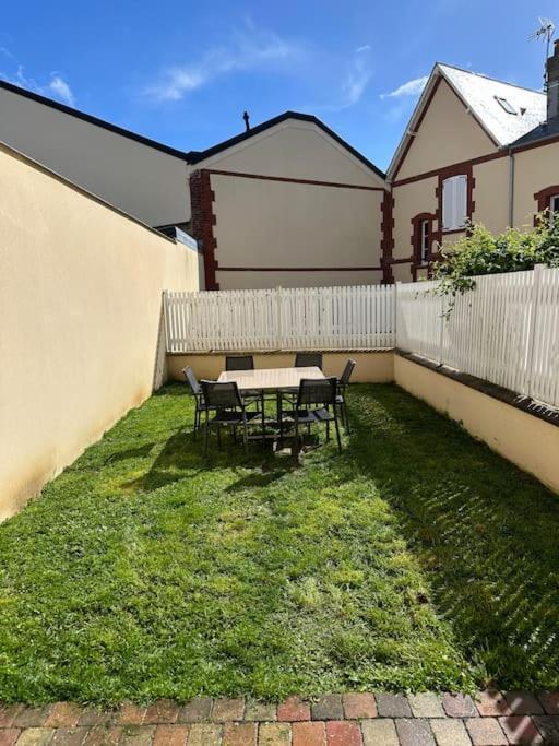 « Maison Sauge » Et Son Jardin Deauville Extérieur photo